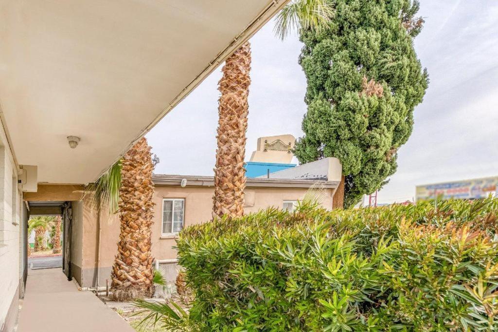Oyo Gateway Motel Las Vegas North Strip/Fremont St. Area Екстер'єр фото