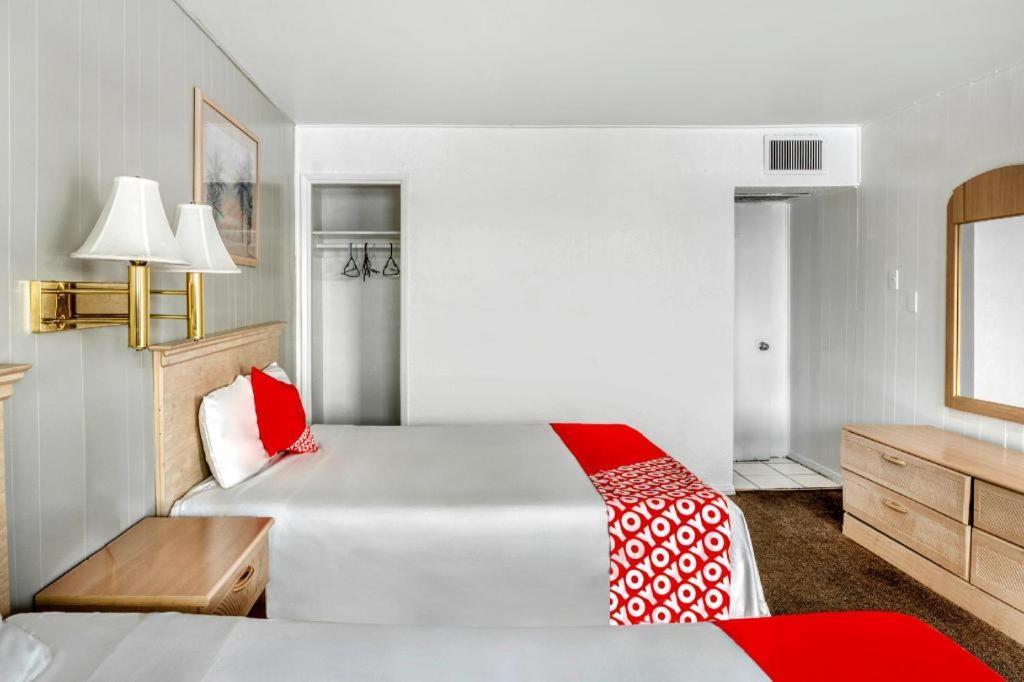 Oyo Gateway Motel Las Vegas North Strip/Fremont St. Area Екстер'єр фото