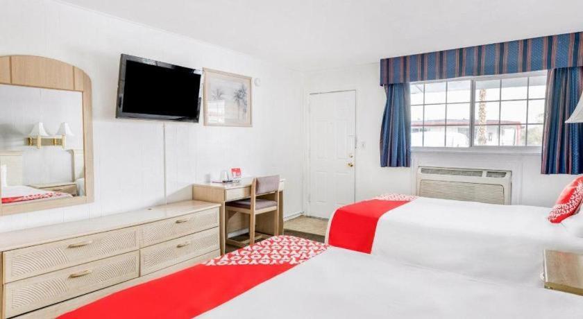 Oyo Gateway Motel Las Vegas North Strip/Fremont St. Area Екстер'єр фото