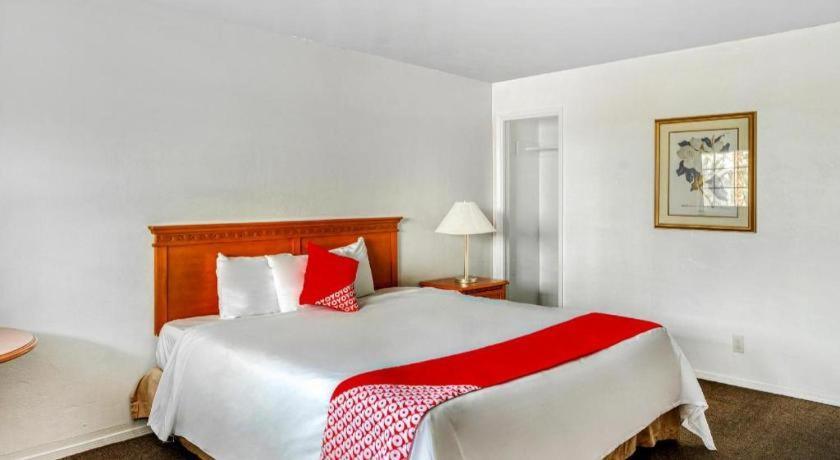 Oyo Gateway Motel Las Vegas North Strip/Fremont St. Area Екстер'єр фото