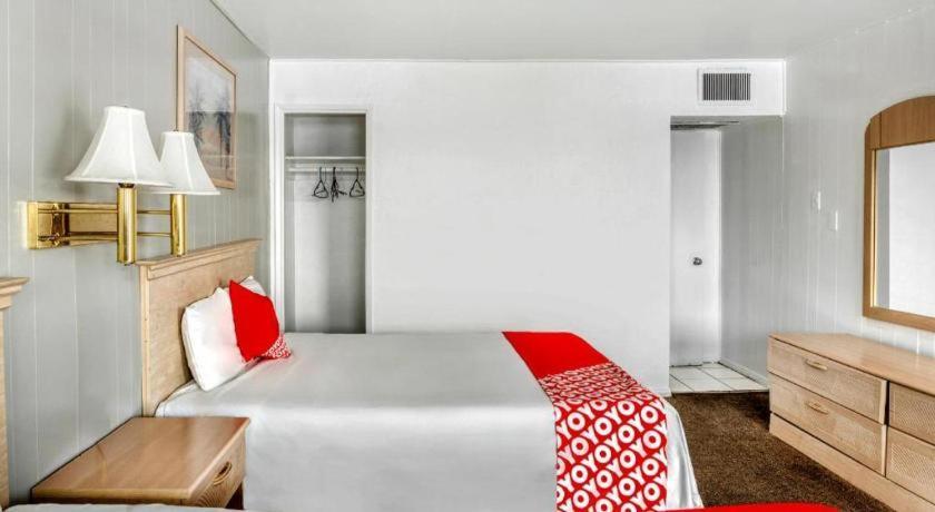Oyo Gateway Motel Las Vegas North Strip/Fremont St. Area Екстер'єр фото