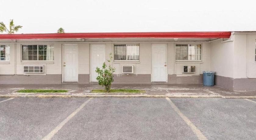 Oyo Gateway Motel Las Vegas North Strip/Fremont St. Area Екстер'єр фото